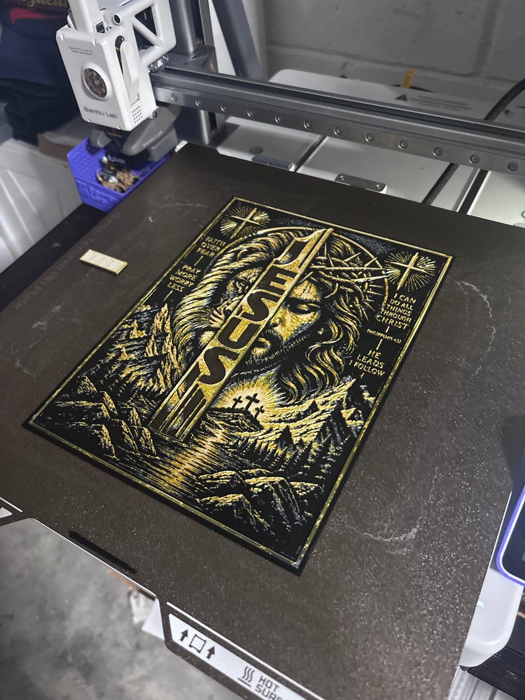 Cuadro de Jesús 3D Negro y Dorado | Decoración Cristiana