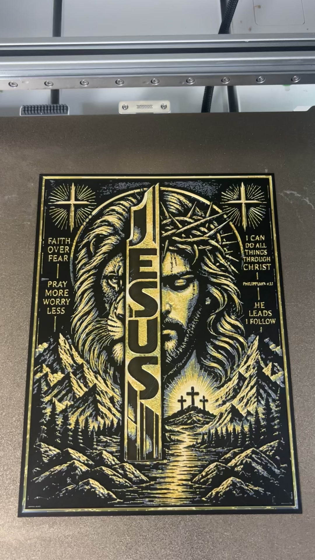 Cuadro de Jesús 3D Negro y Dorado | Decoración Cristiana